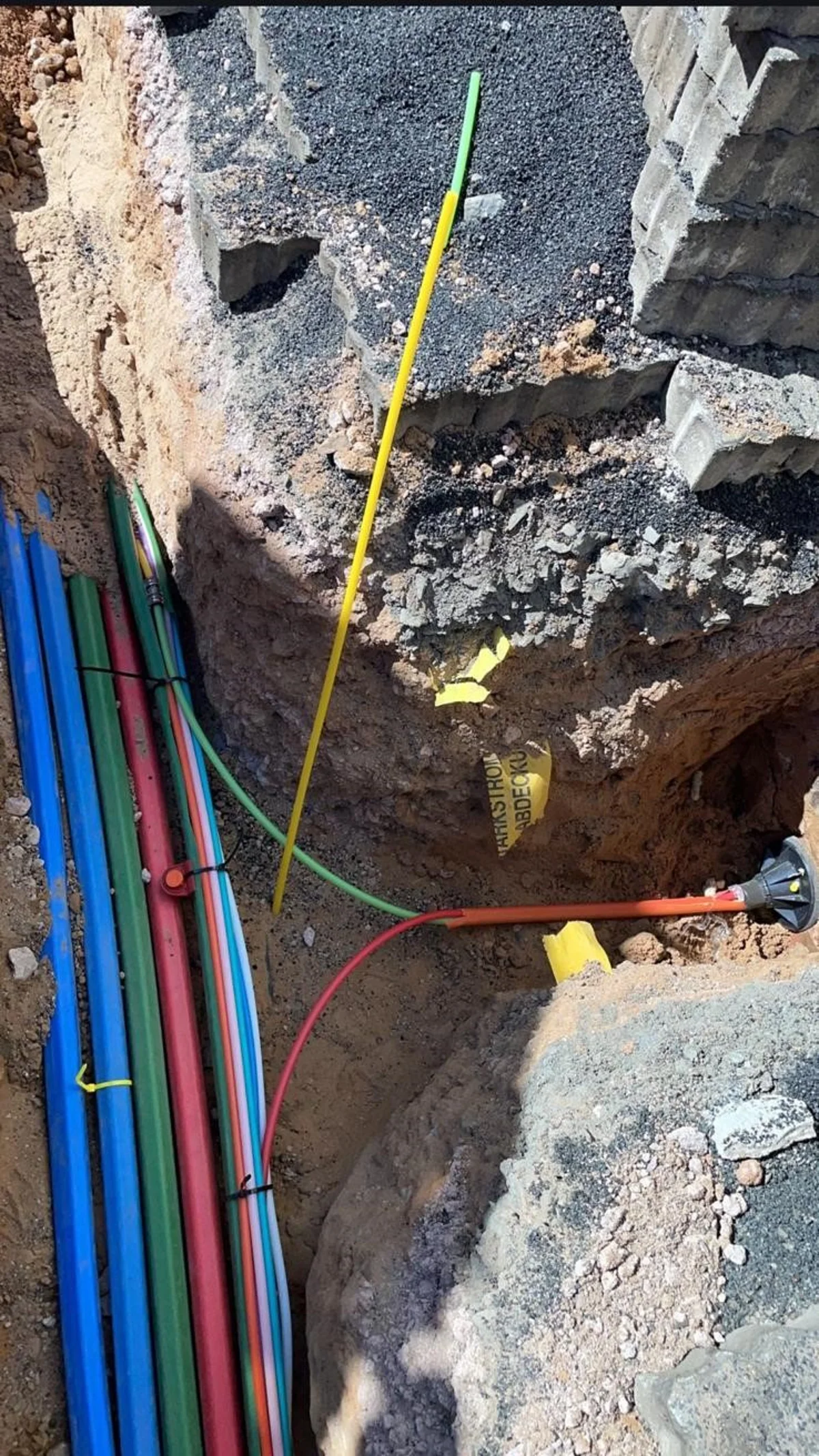 Glasfaserverlegung in der Trasse